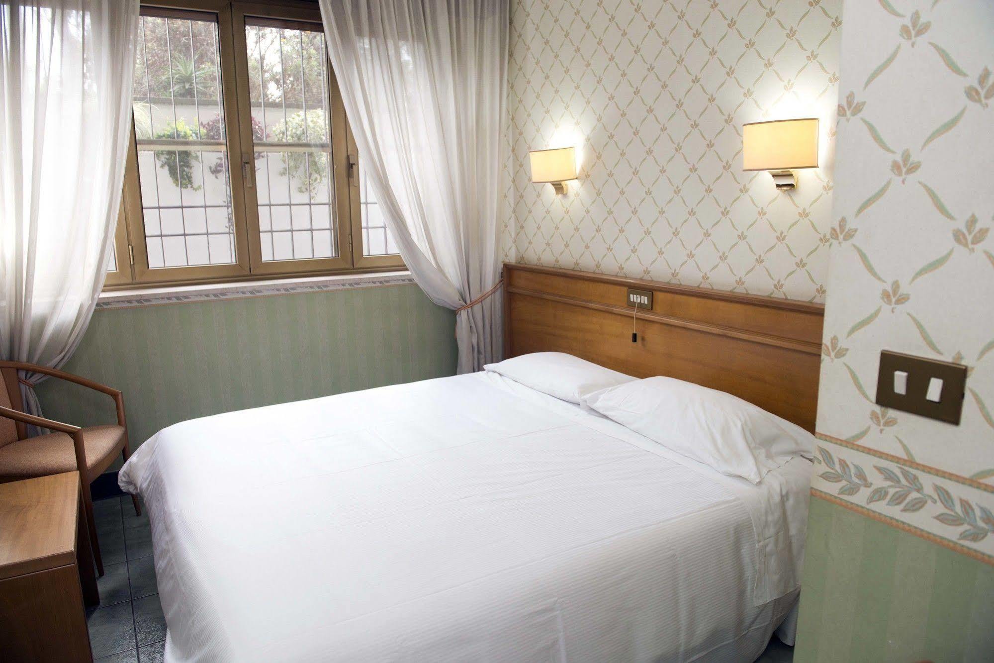 Hotel Kolping Casa Domitilla 3*