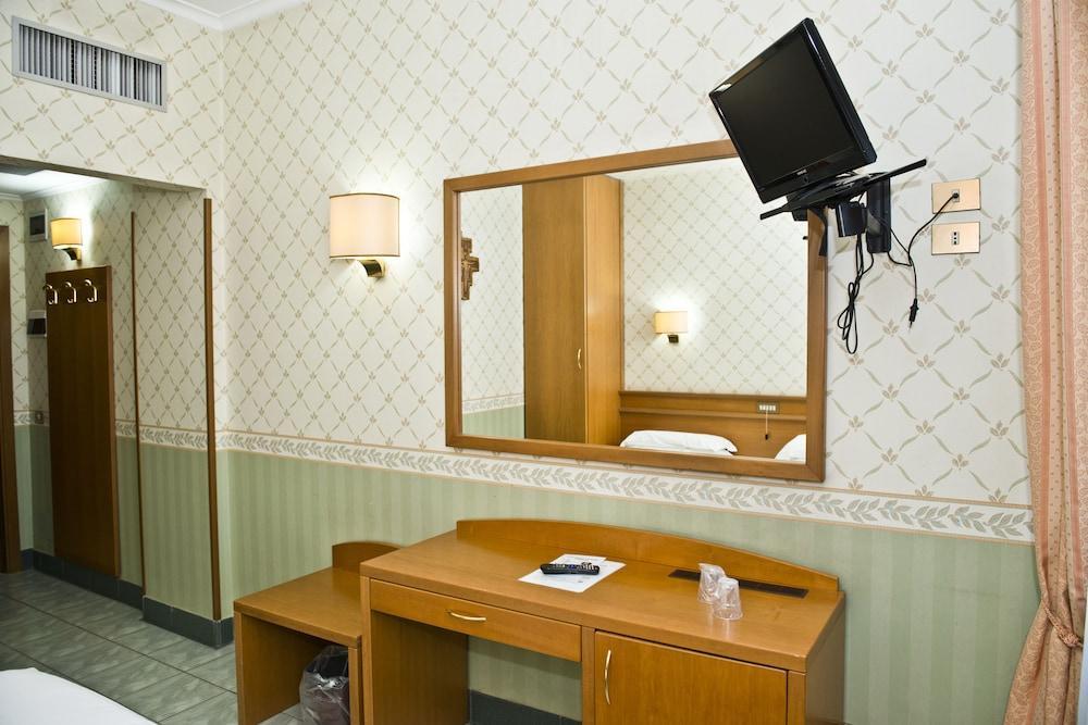 Hotel Kolping Casa Domitilla 3*